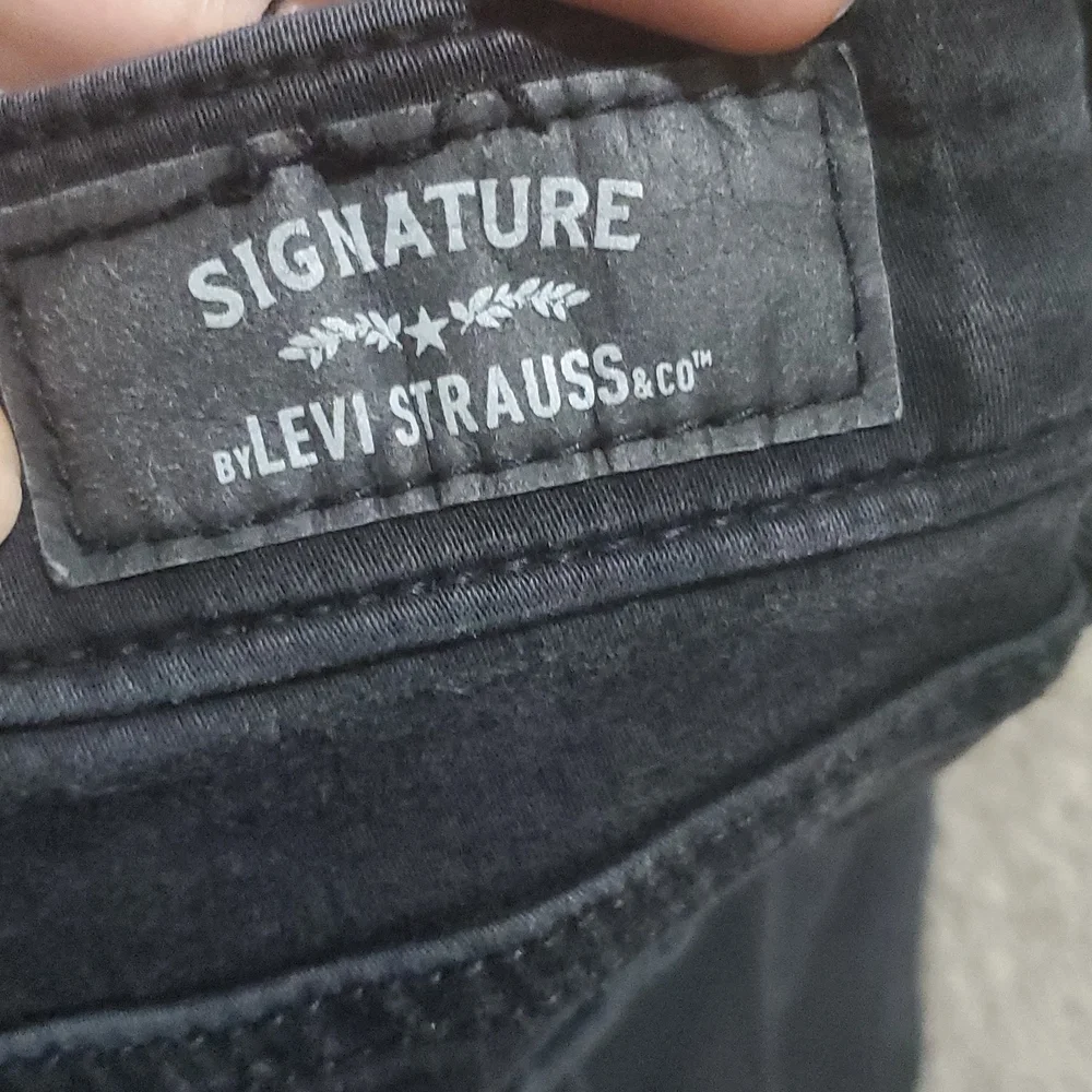 Black Levis - Picture 3 of 3